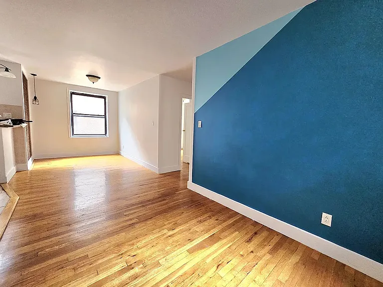 725 4th Ave #CC3 — Photo 2