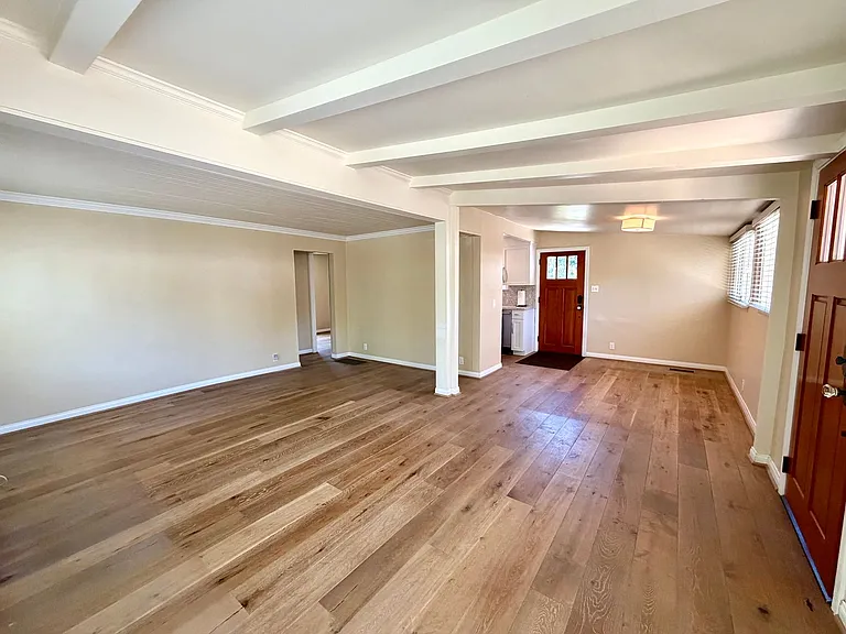 820 W Mission St — Photo 7
