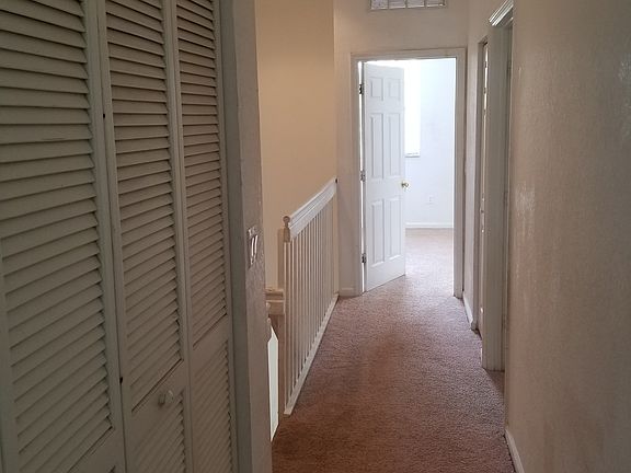 5th image of 1571 SE Hampshire Way #103