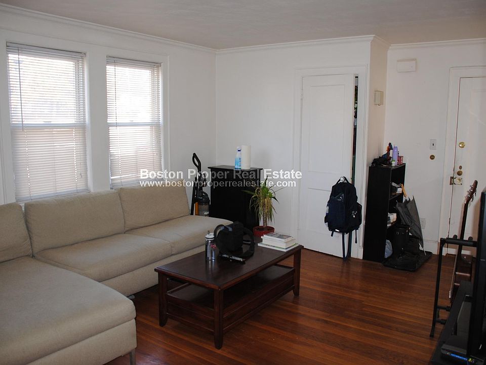 2nd image of 450 Washington St APT 3