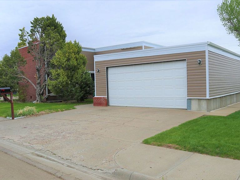 Listing photo 3