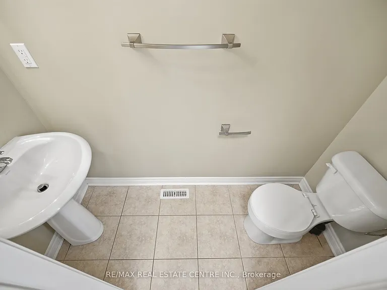 366 Hobbs Cres — Photo 23