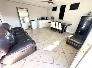 240 NW 53rd Ct, Oakland Park, FL 33309