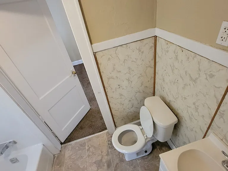 1353 N Olney St — Photo 6