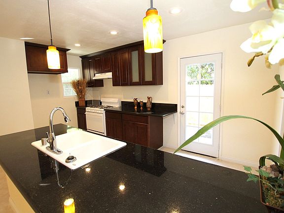 Brand NEW Kitchen