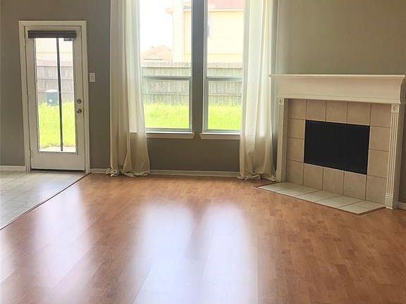 2nd image of 7909 Emerald Oak Dr