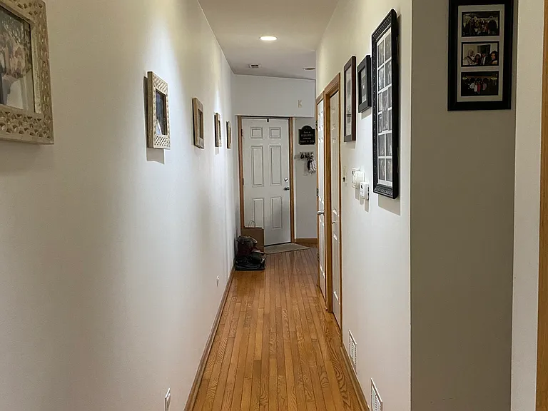 1535 W Pearson St #2E — Photo 6