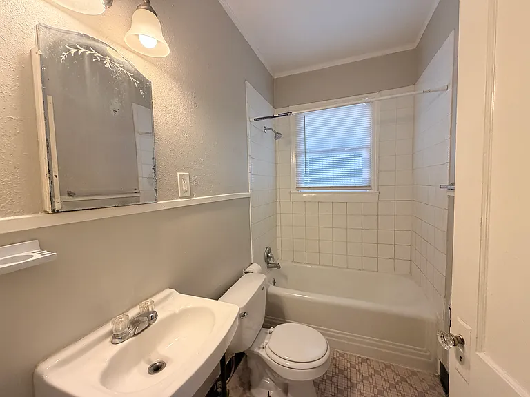 2238 Interstate Dr — Photo 13