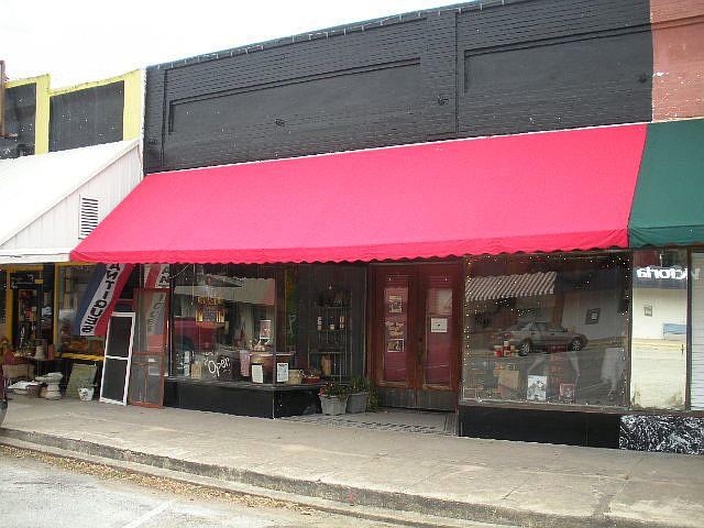 1st image of 202 Main St