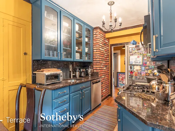 150 Burns Street image 8 of 29