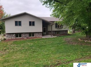 813 State St, Table Rock, NE 68447