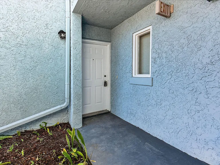 1620 SE Green Acres Cir #N103 — Photo 2
