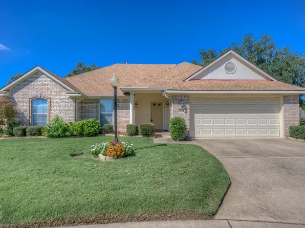 303 Afton Cir, Bossier City, LA 71112