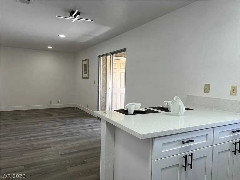 5080 Indian River Dr #360 — Photo 8