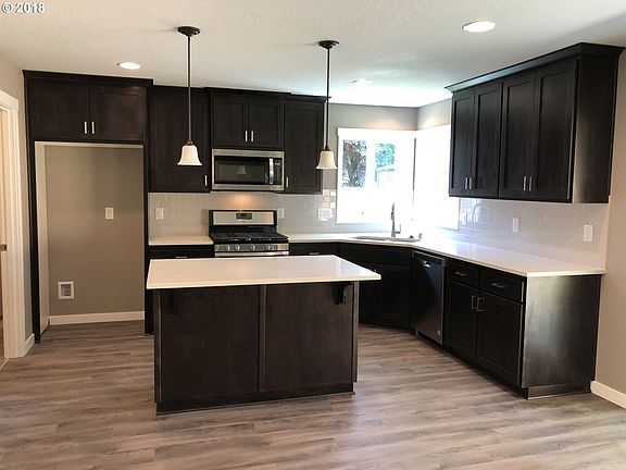5th image of 9706 NE 25th Ave