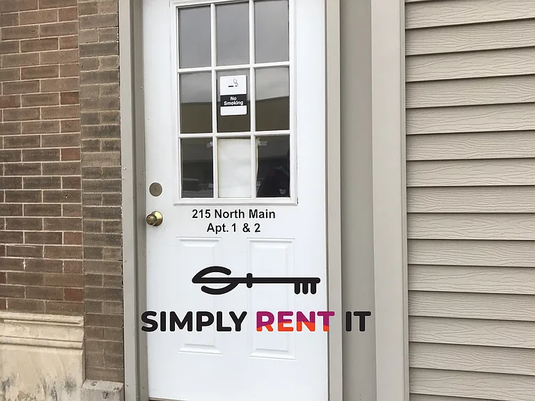 215 N Main St — Photo 8