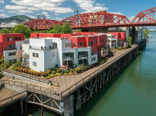 710 NW Naito Pkwy APT C9, Portland, OR