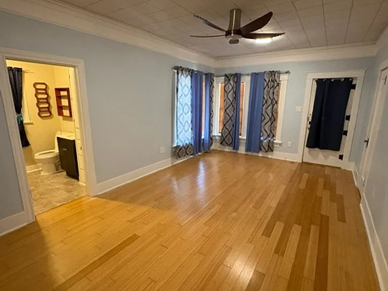 1018 Portland Ave — Photo 9