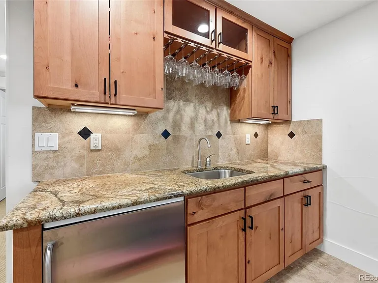 803 S Clarkson St — Photo 18