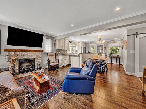 5th image of 410 Parkdale Dr