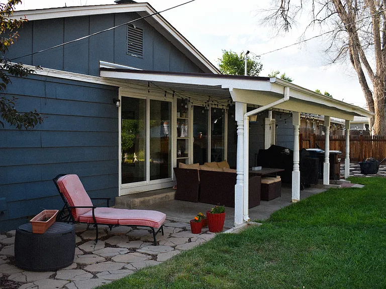 513 Rose Dr — Photo 4
