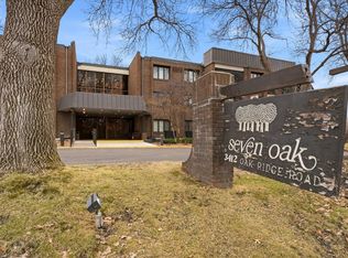 3412 Oak Ridge Rd APT 319, Minnetonka, MN 55305