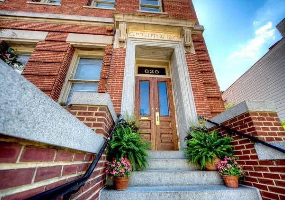 629 Constitution Ave NE #203