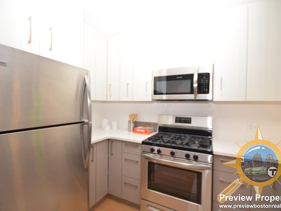 3rd image of 133 Camden St #105