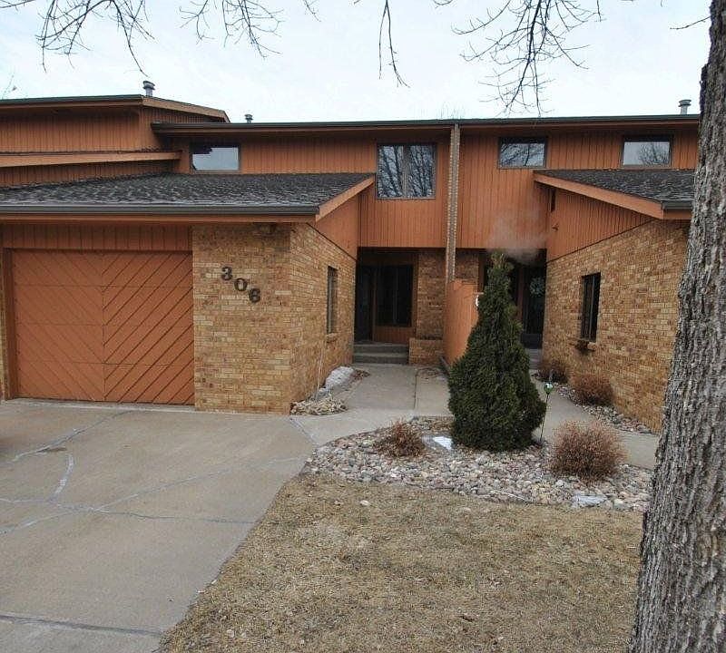 For Sale: 306 25th Street, Yankton, SD 57078