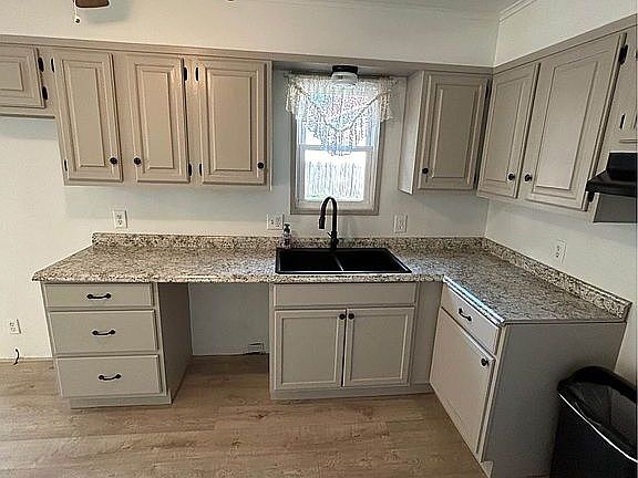 2nd image of 1808 E 33rd Ave