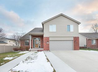 30370 Redford Dr, New Haven, MI