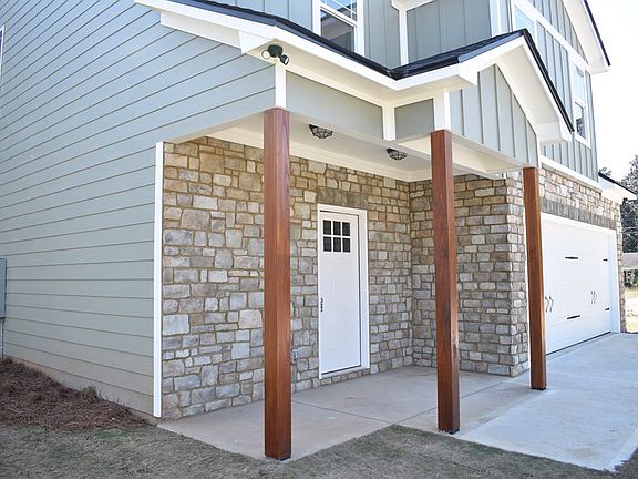 2nd image of 3864 Hampton Ct