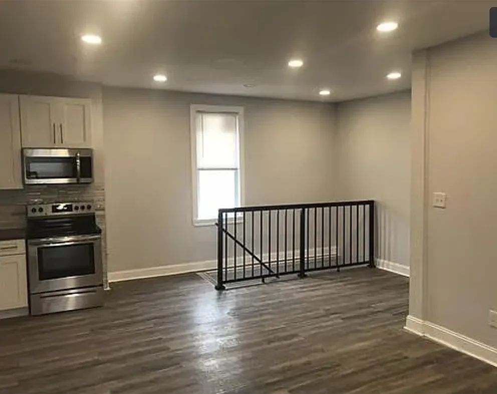 3 bed, 1040 sqft, $1,450 — Photo 1