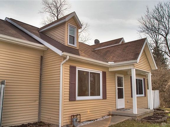 3rd image of 445 Forest Ave