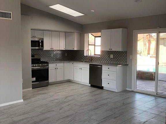 2nd image of 6740 N Camino De La Tierra