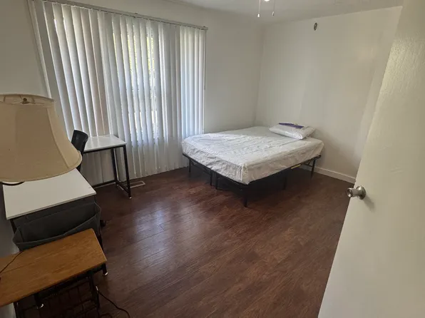 28 Compton St #1, New Haven, CT 06511