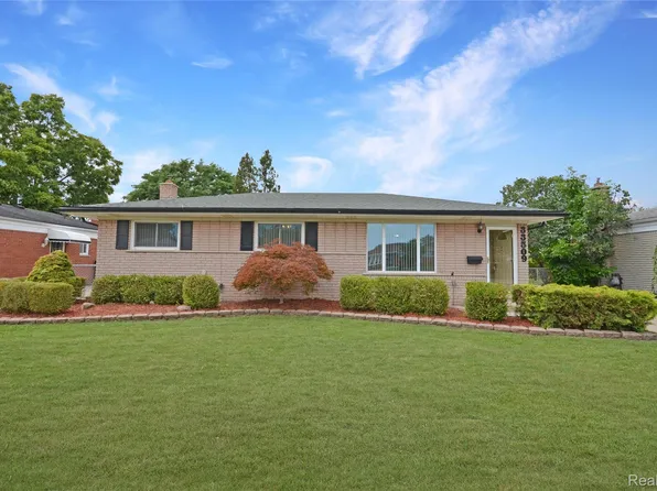 33509 Stonewood Dr, Sterling Heights, MI 48312