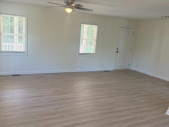 3rd image of 634 Phoebe Pond Rd