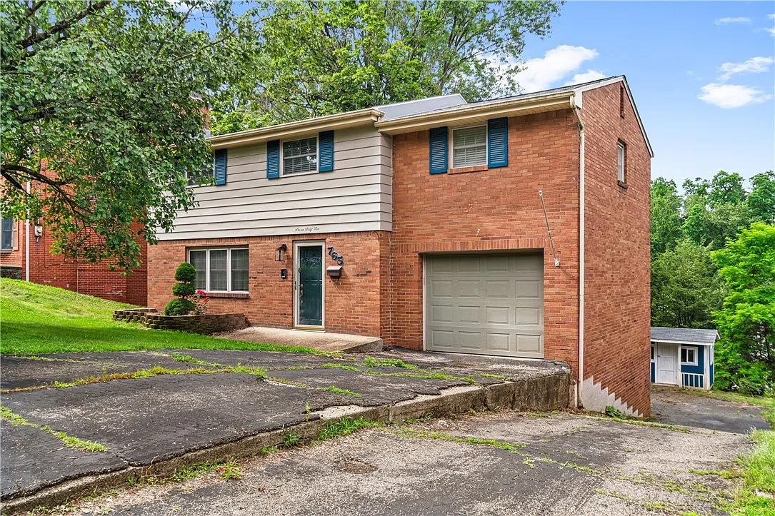 765 Brafferton Dr photo 1