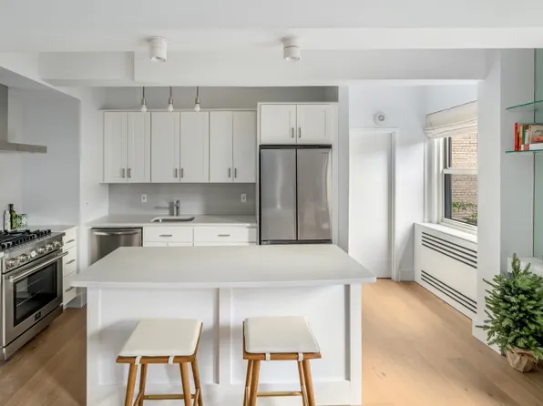 2166 Broadway 5C image 3 of 8