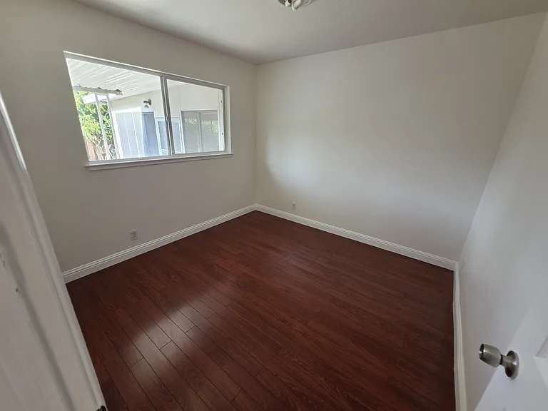 381 Marylinn Dr — Photo 5
