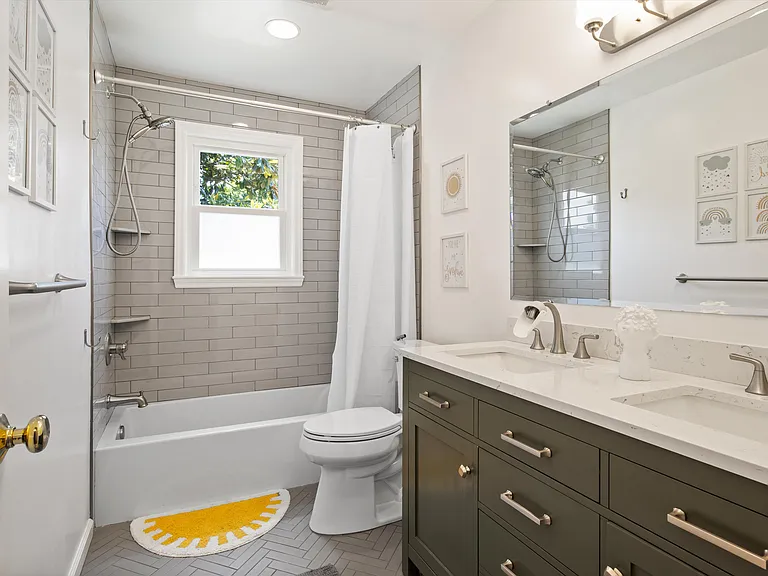 2606 N Quincy St — Photo 43