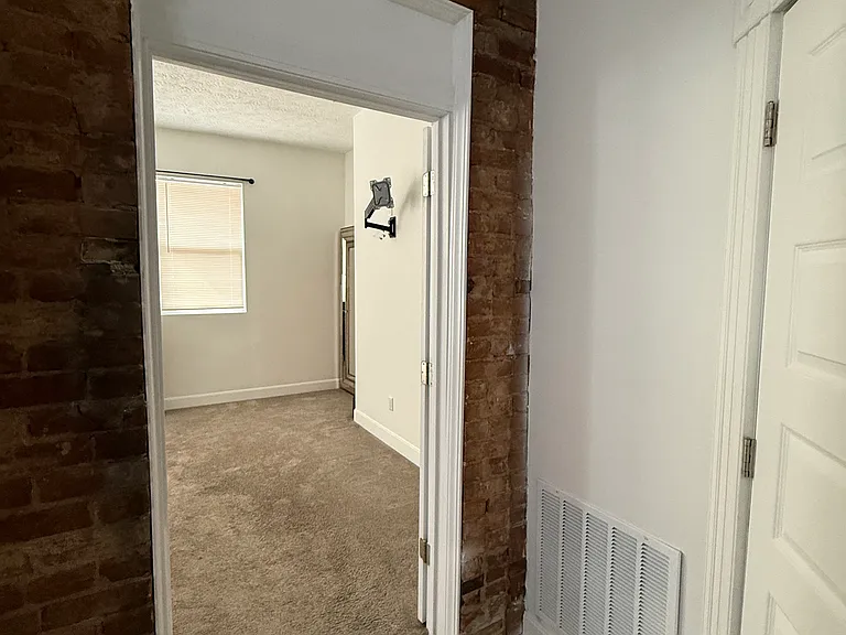 433 Oak St #1 — Photo 11