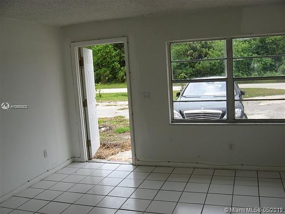 3rd image of 6604 Miramar Ave APT A