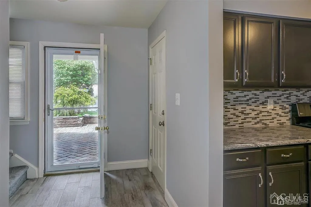 3 bed, 2.5 bath, $3,500 — Photo 4