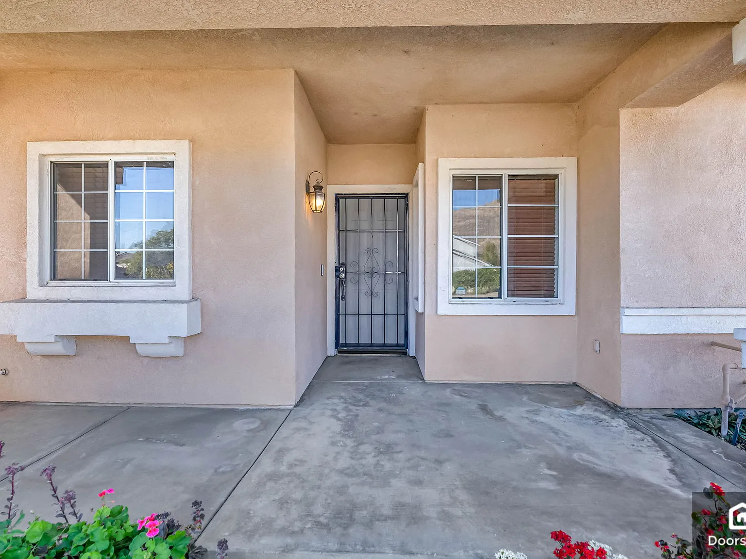 3 bed, 2.0 bath, 1342 sqft, $3,100 — Photo 3
