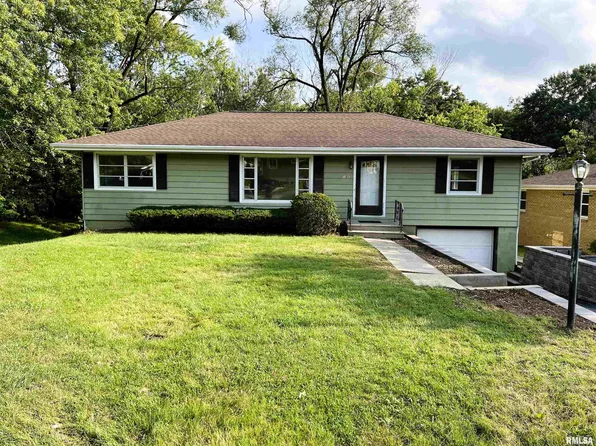 210 Mount Aire Dr, East Peoria, IL 61611