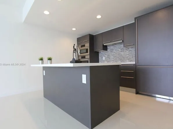 7875 NW 107th Ave APT 719, Doral, FL 33178