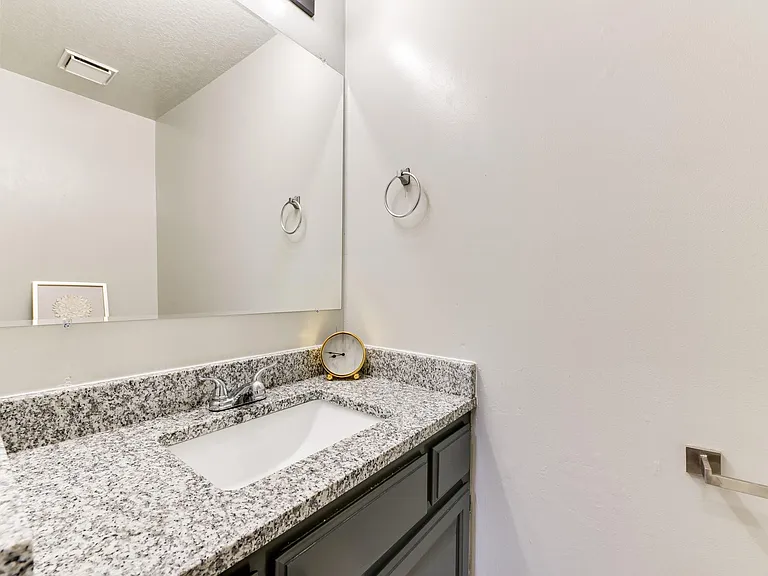 1829 Courtney Ln — Photo 21