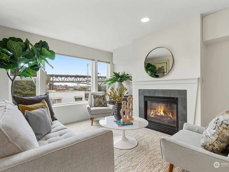1st image of 3919 Latona Avenue NE #403